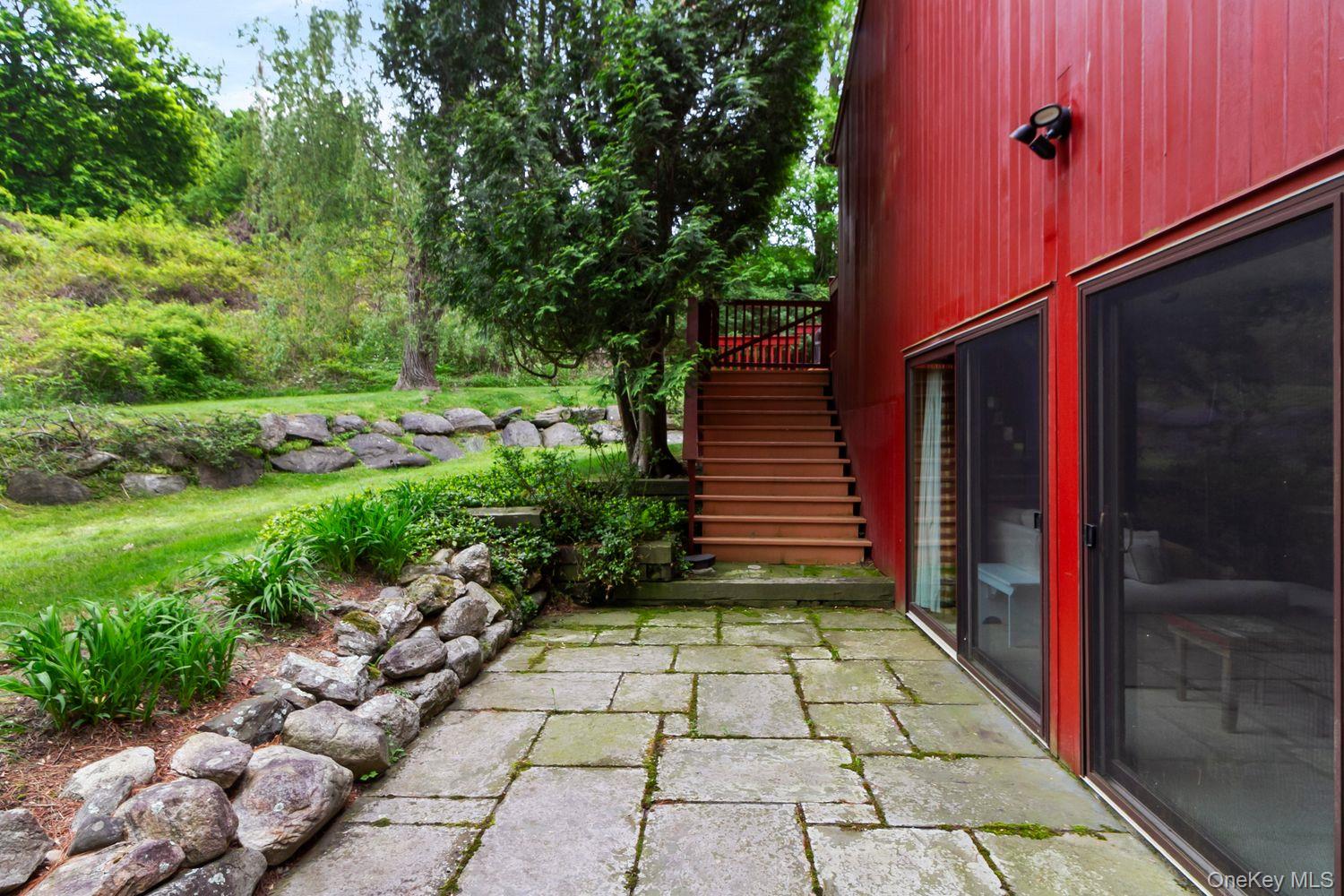 12 Ilana Court, Armonk, NY 10504