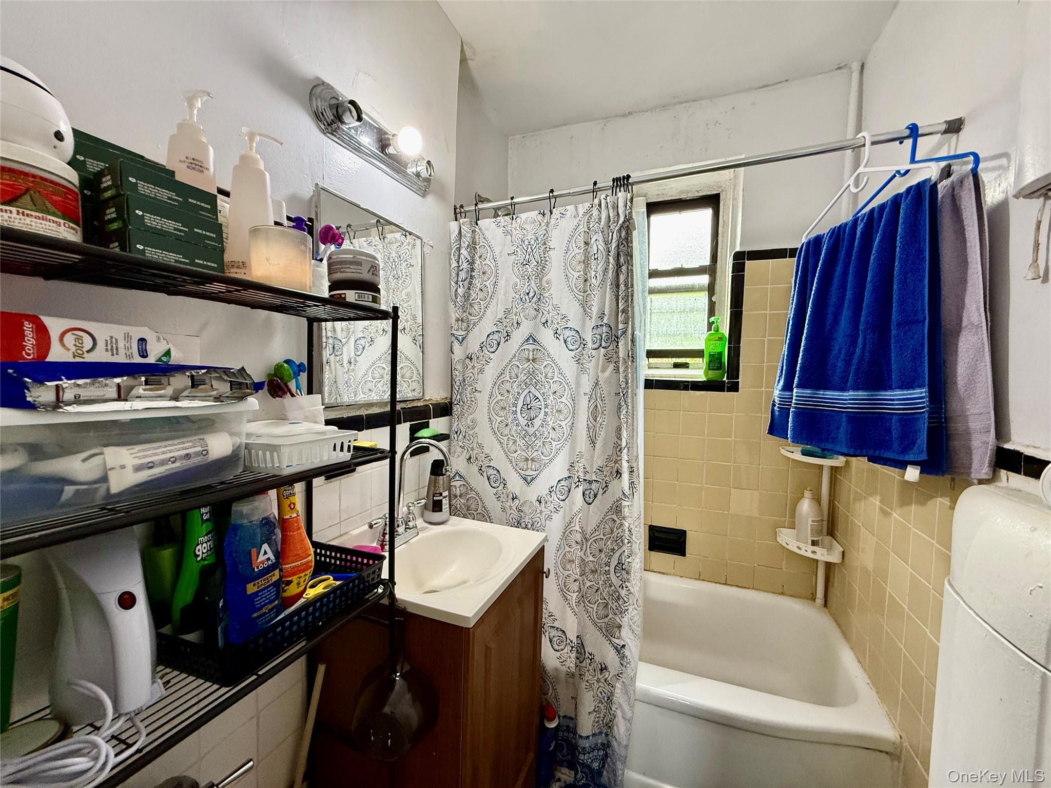 44-11 Macnish # 5C, Elmhurst, NY 11373