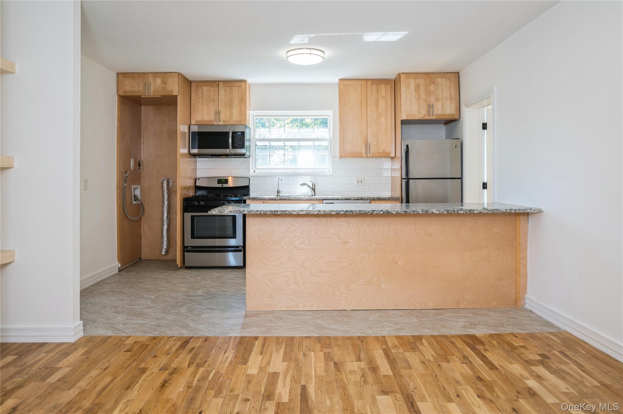 12 Bellew Avenue # Top Floor, Eastchester, NY 10709