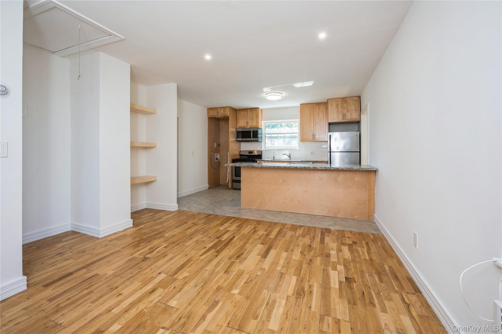 12 Bellew Avenue # Top Floor, Eastchester, NY 10709