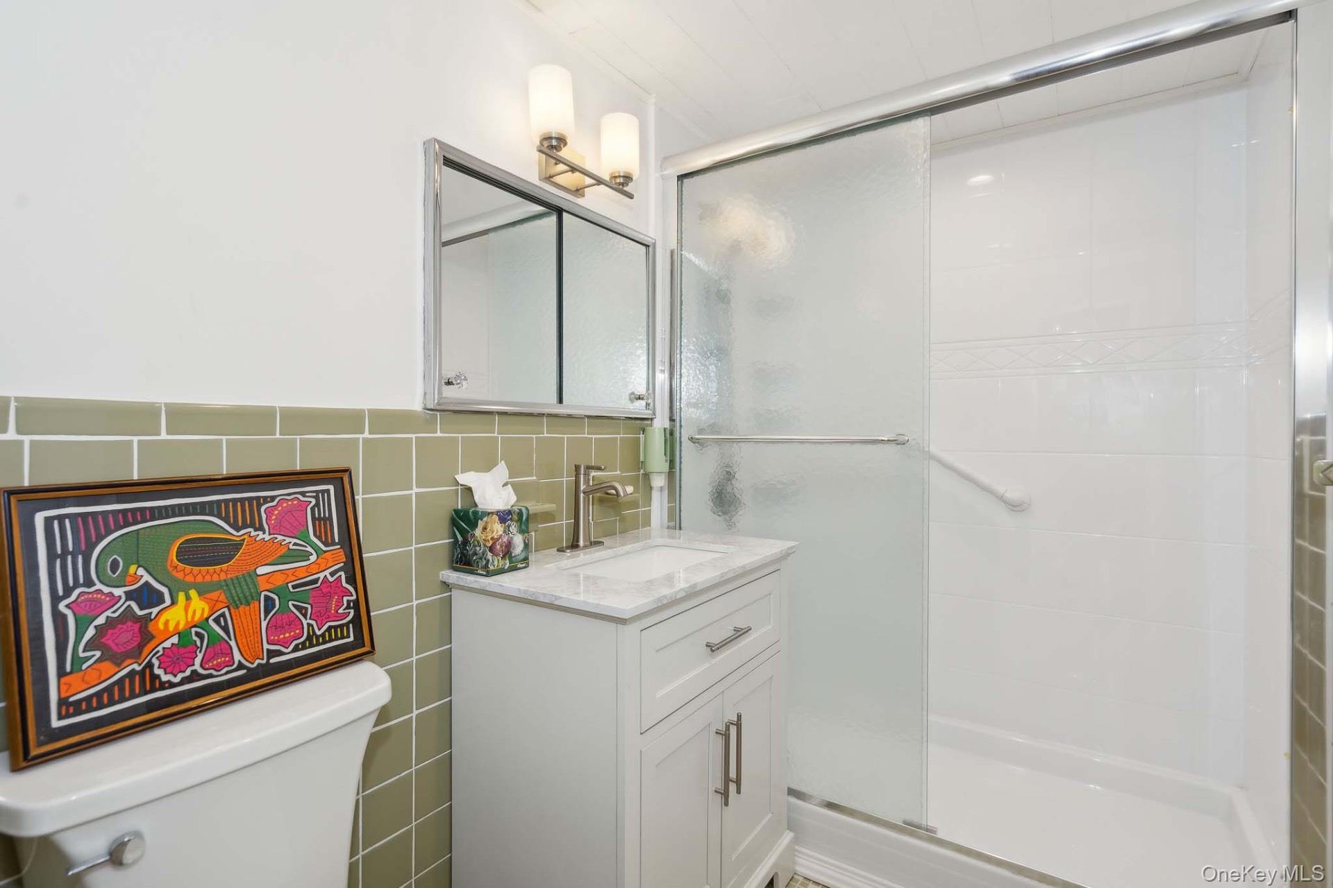 3 Foster Avenue, Hampton Bays, NY 11946