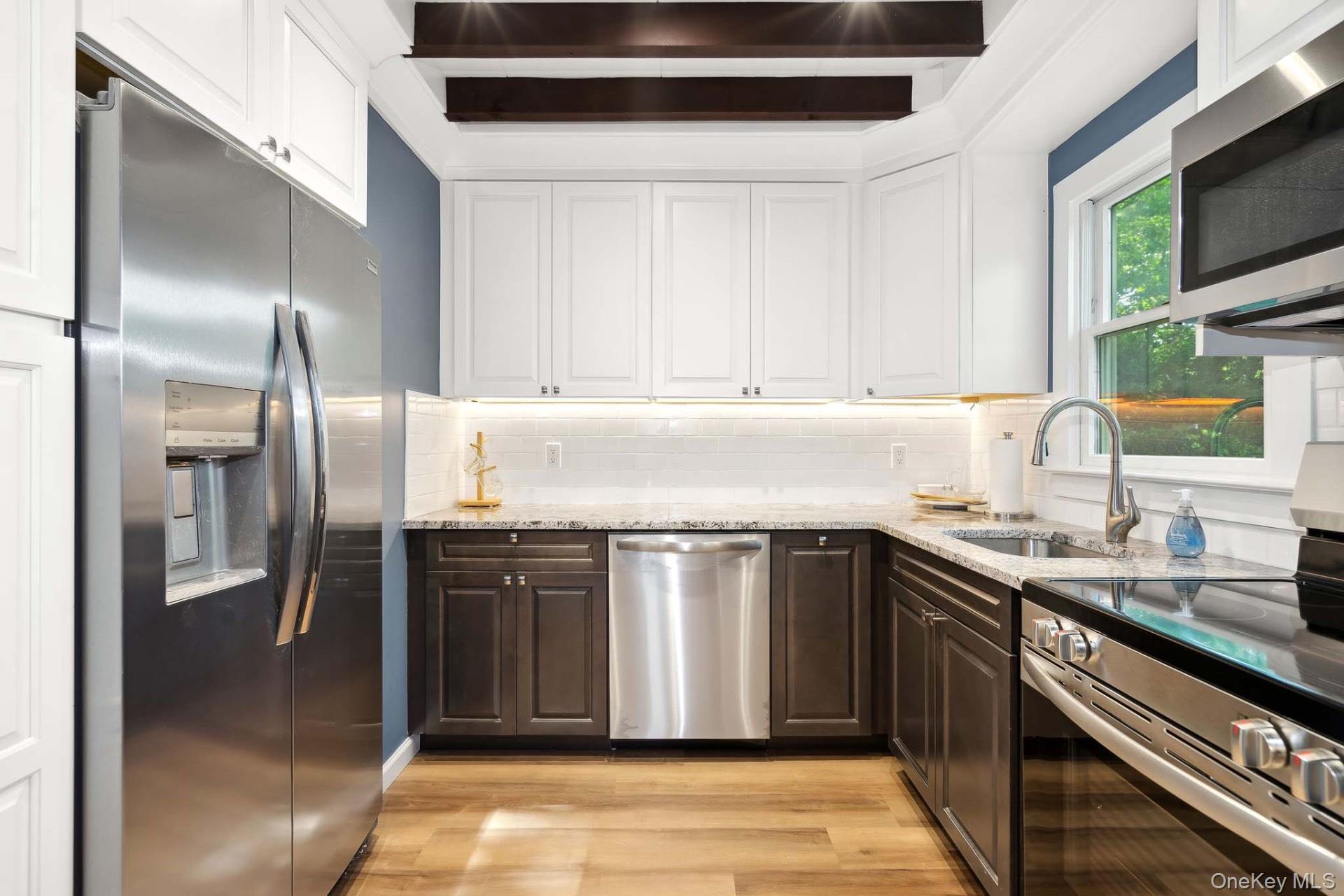 3 Foster Avenue, Hampton Bays, NY 11946