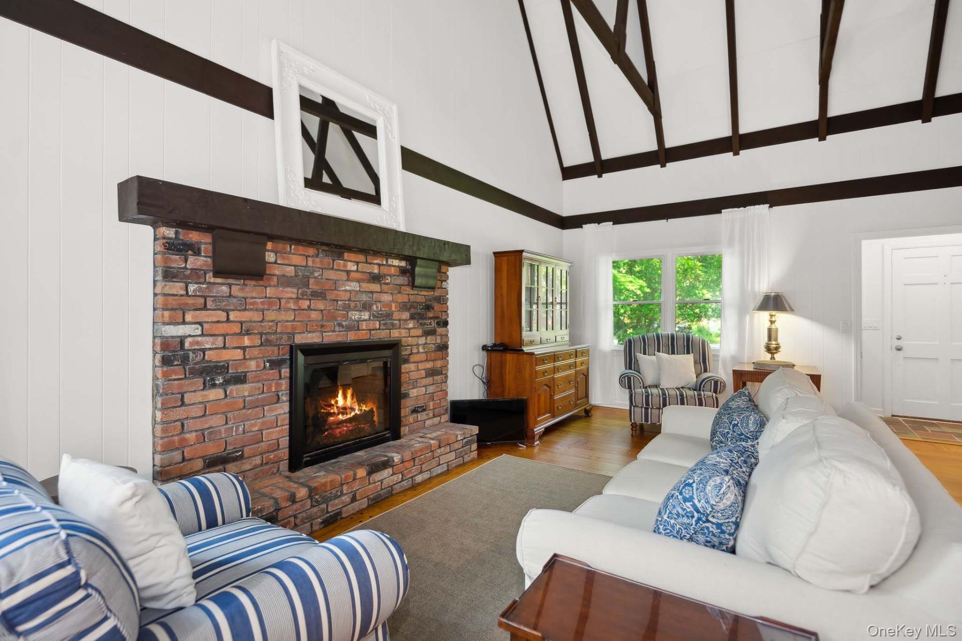 3 Foster Avenue, Hampton Bays, NY 11946