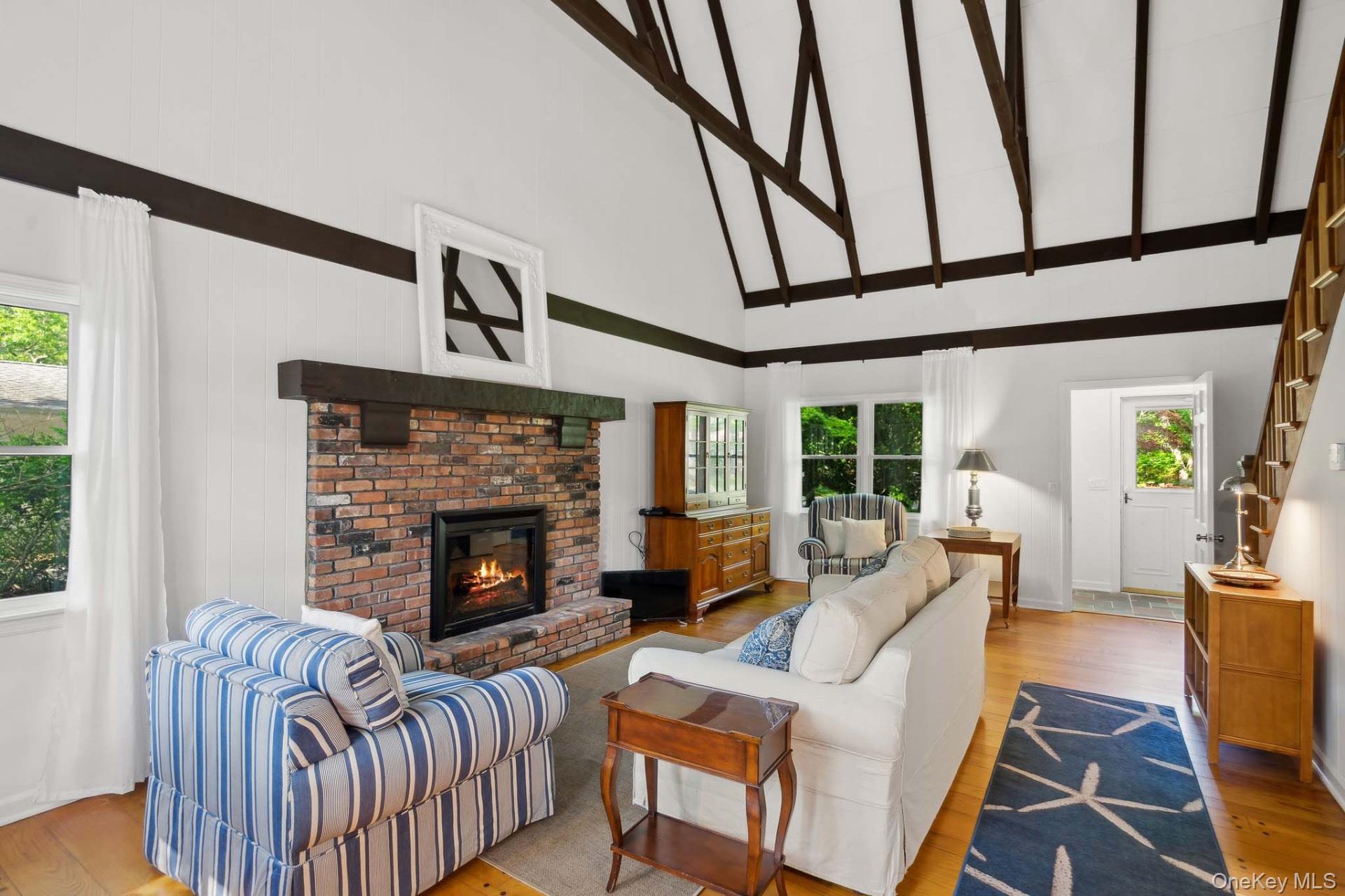 3 Foster Avenue, Hampton Bays, NY 11946