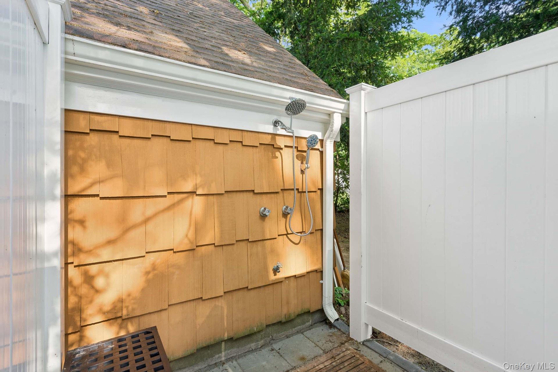 3 Foster Avenue, Hampton Bays, NY 11946