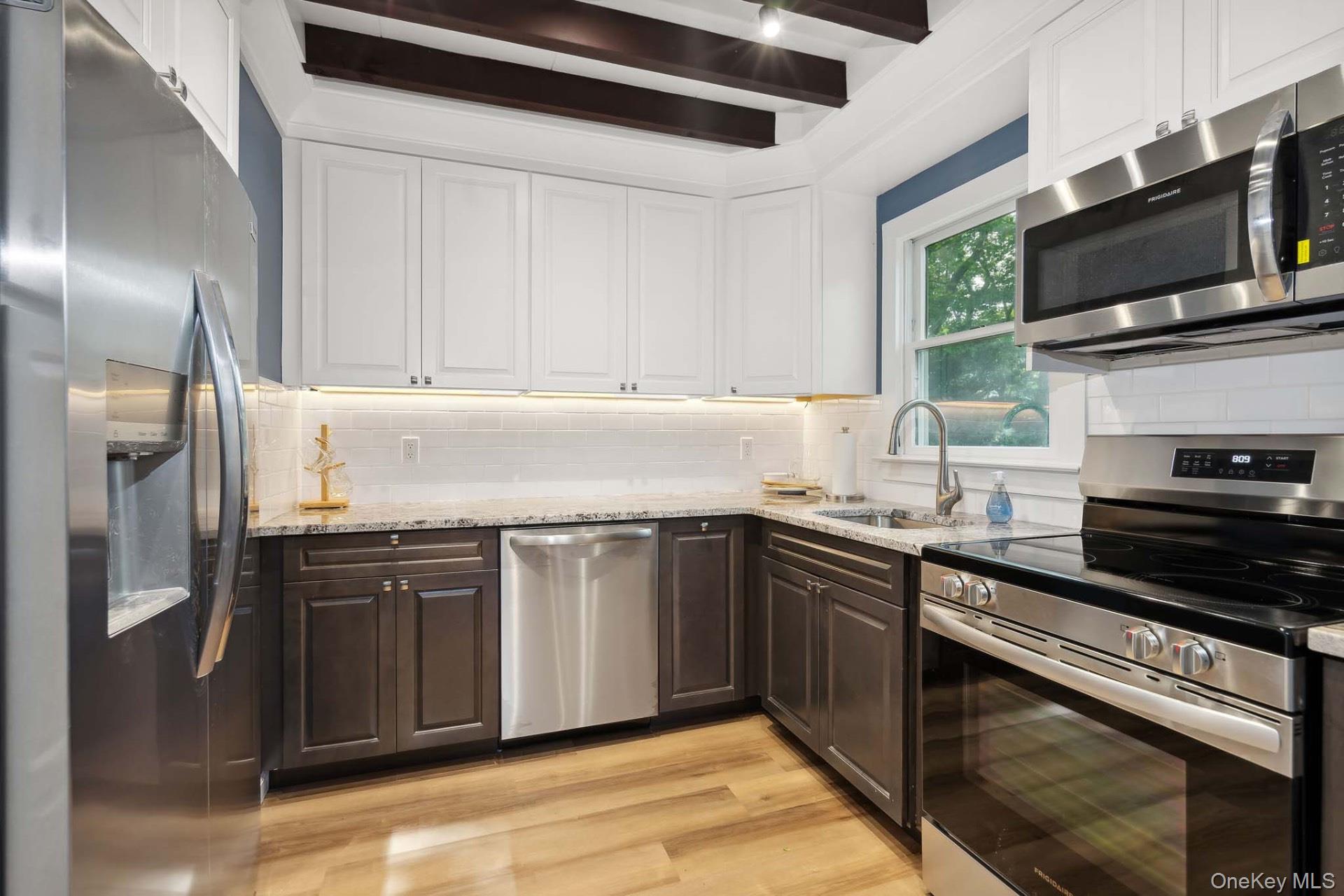 3 Foster Avenue, Hampton Bays, NY 11946