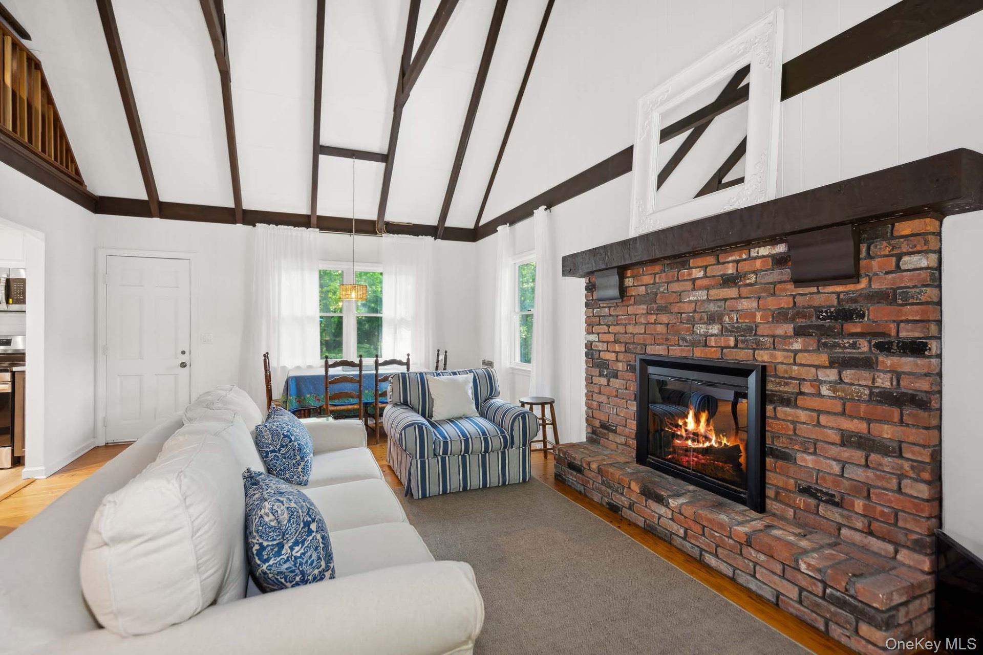 3 Foster Avenue, Hampton Bays, NY 11946