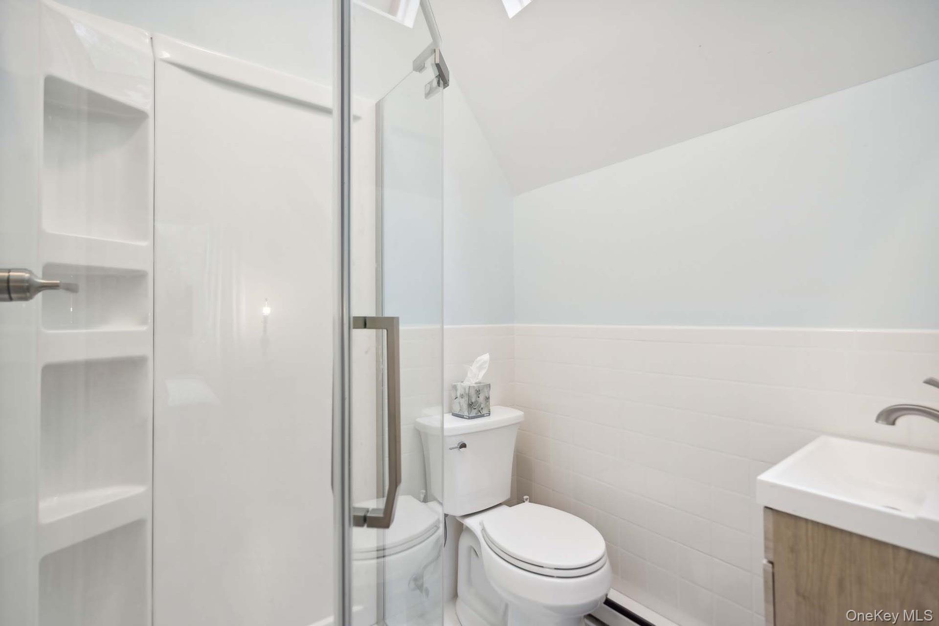 3 Foster Avenue, Hampton Bays, NY 11946