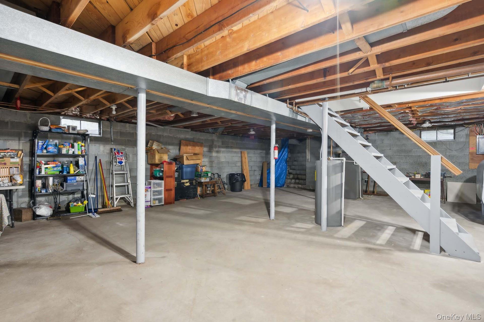 3 Foster Avenue, Hampton Bays, NY 11946