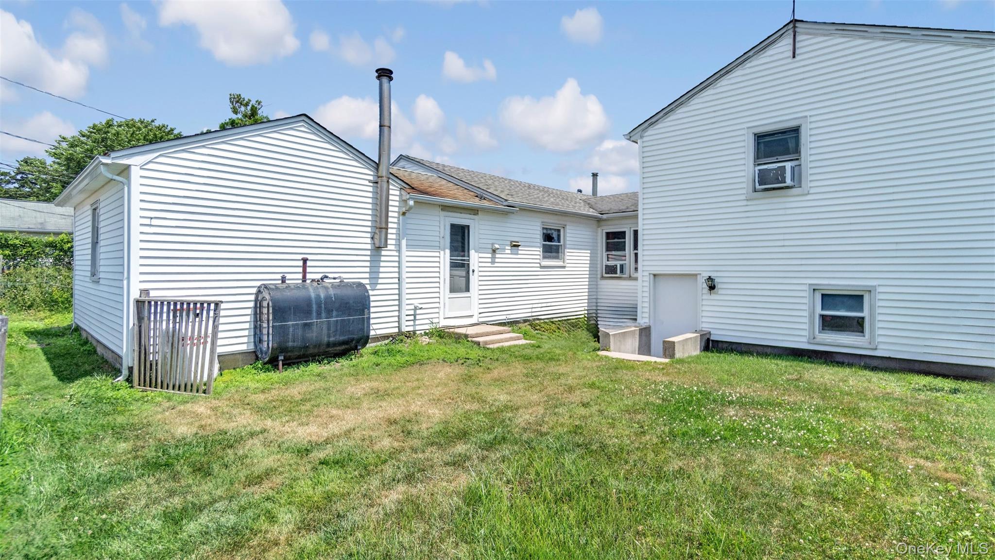 74 Foster Avenue, Hampton Bays, NY 11946