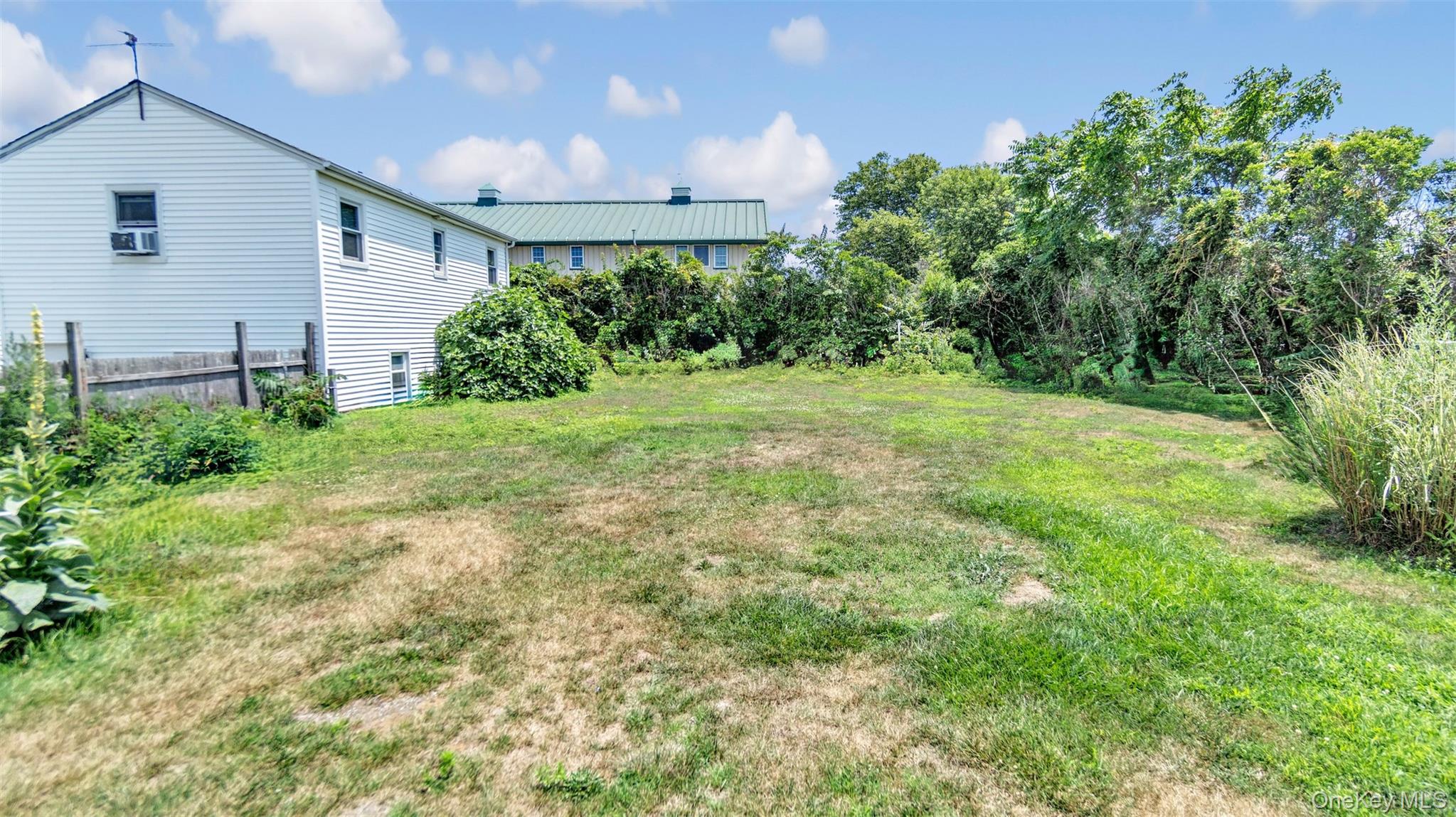 74 Foster Avenue, Hampton Bays, NY 11946