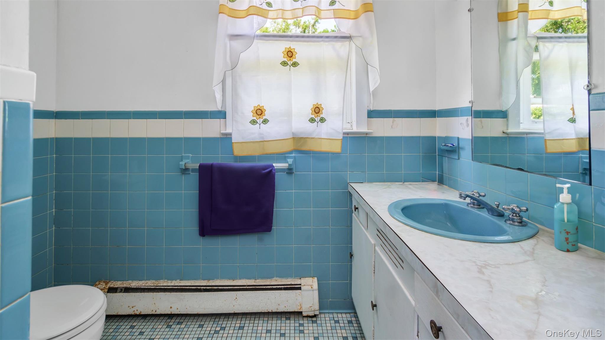 74 Foster Avenue, Hampton Bays, NY 11946