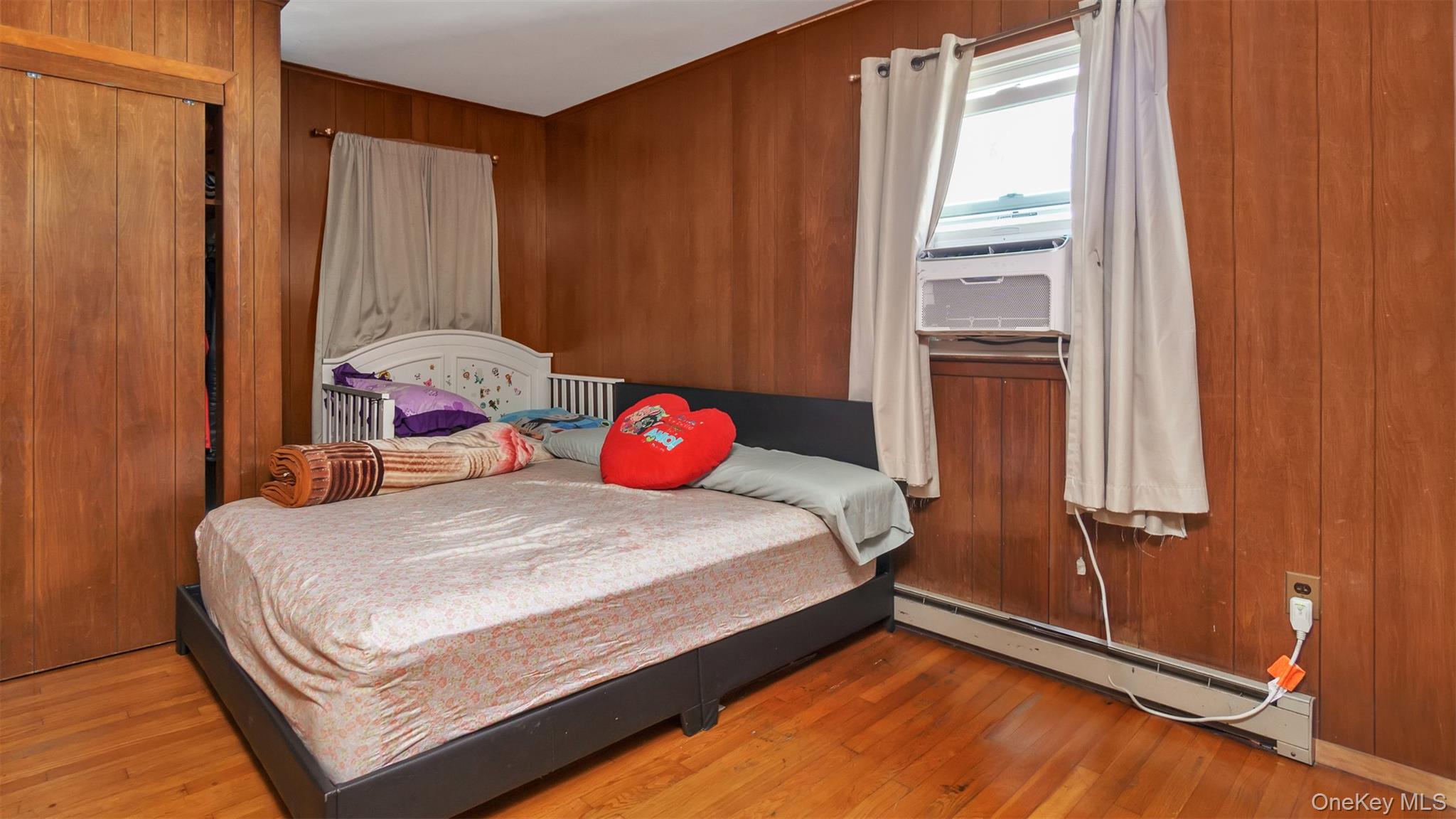 74 Foster Avenue, Hampton Bays, NY 11946