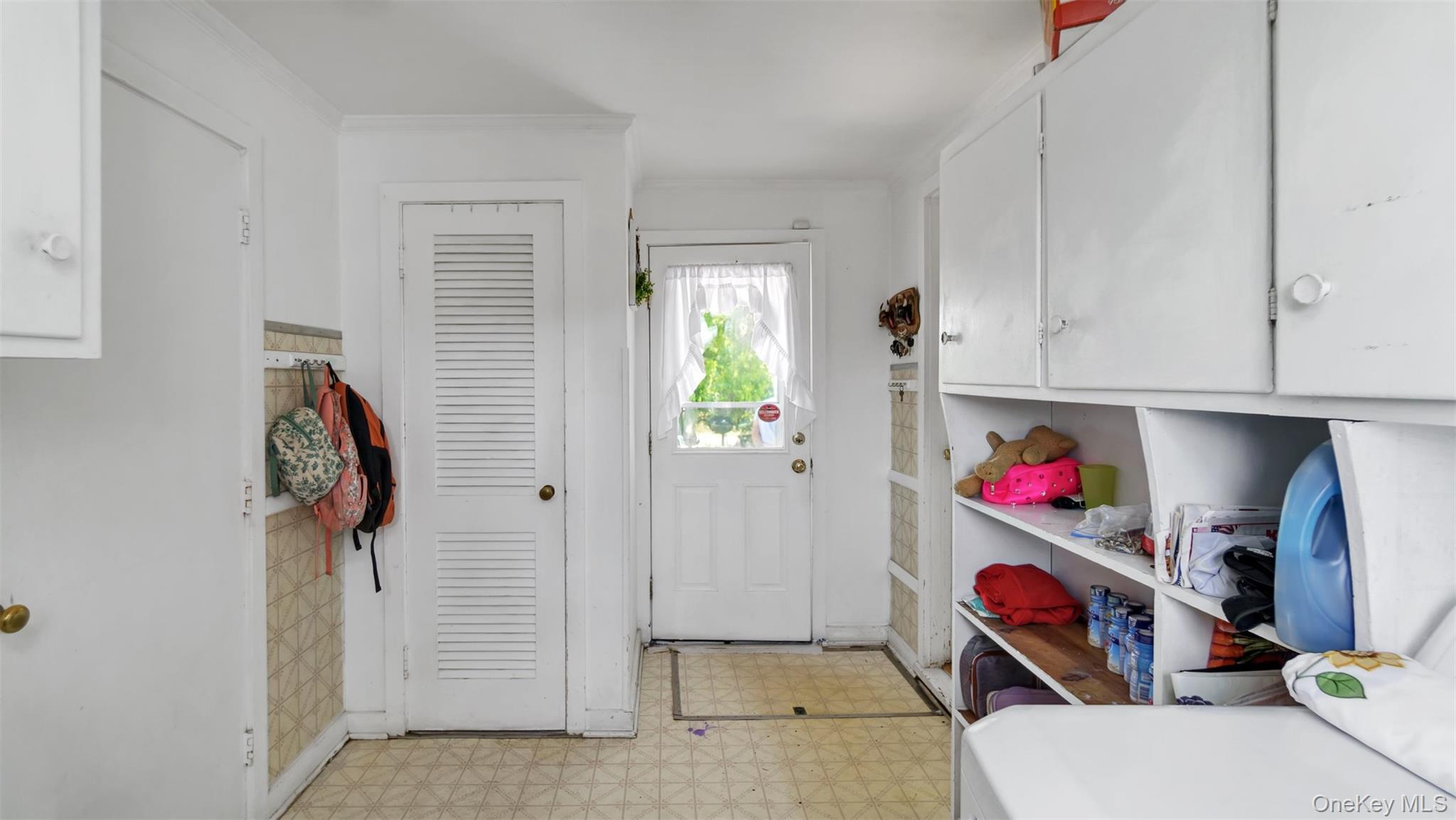 74 Foster Avenue, Hampton Bays, NY 11946