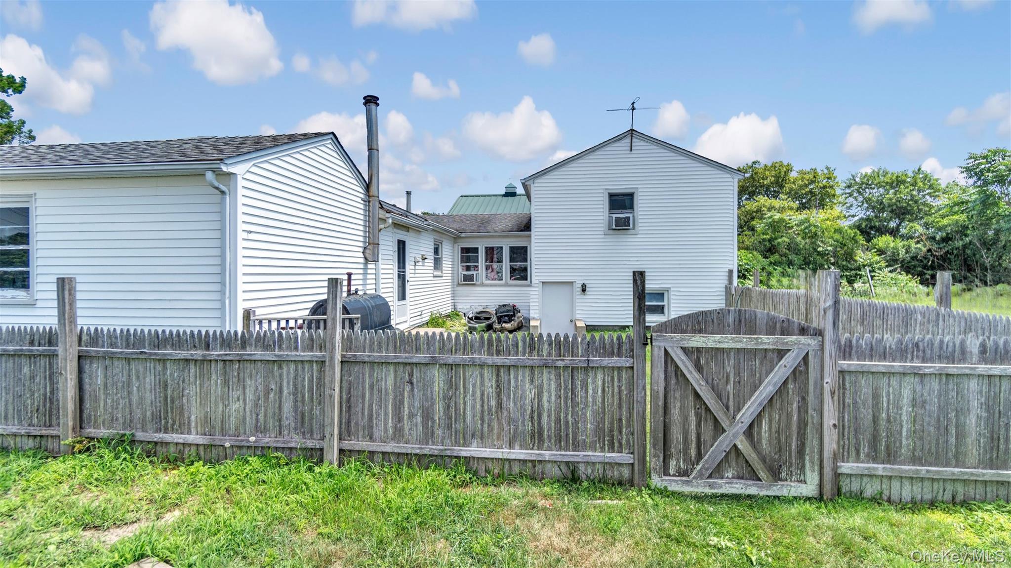 74 Foster Avenue, Hampton Bays, NY 11946