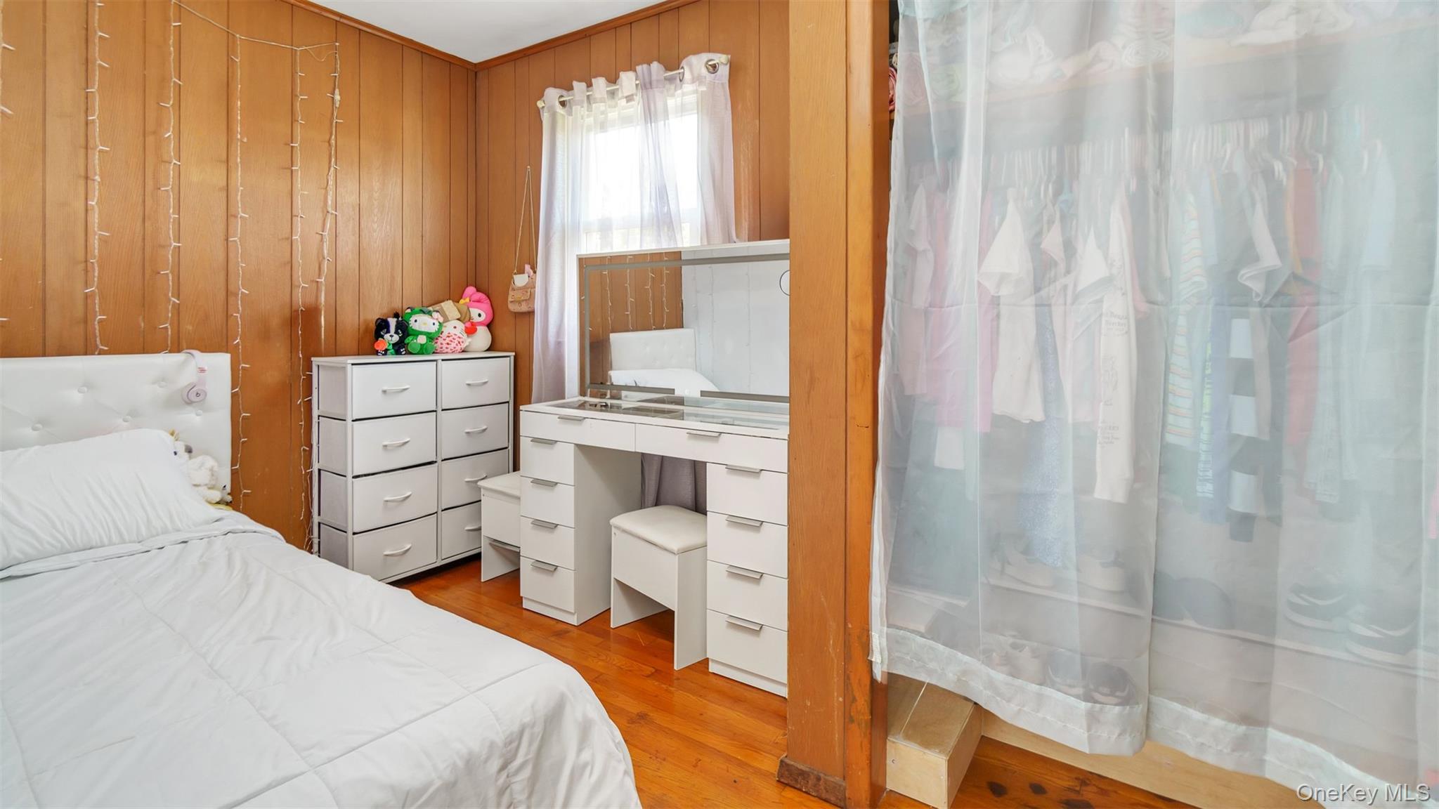 74 Foster Avenue, Hampton Bays, NY 11946