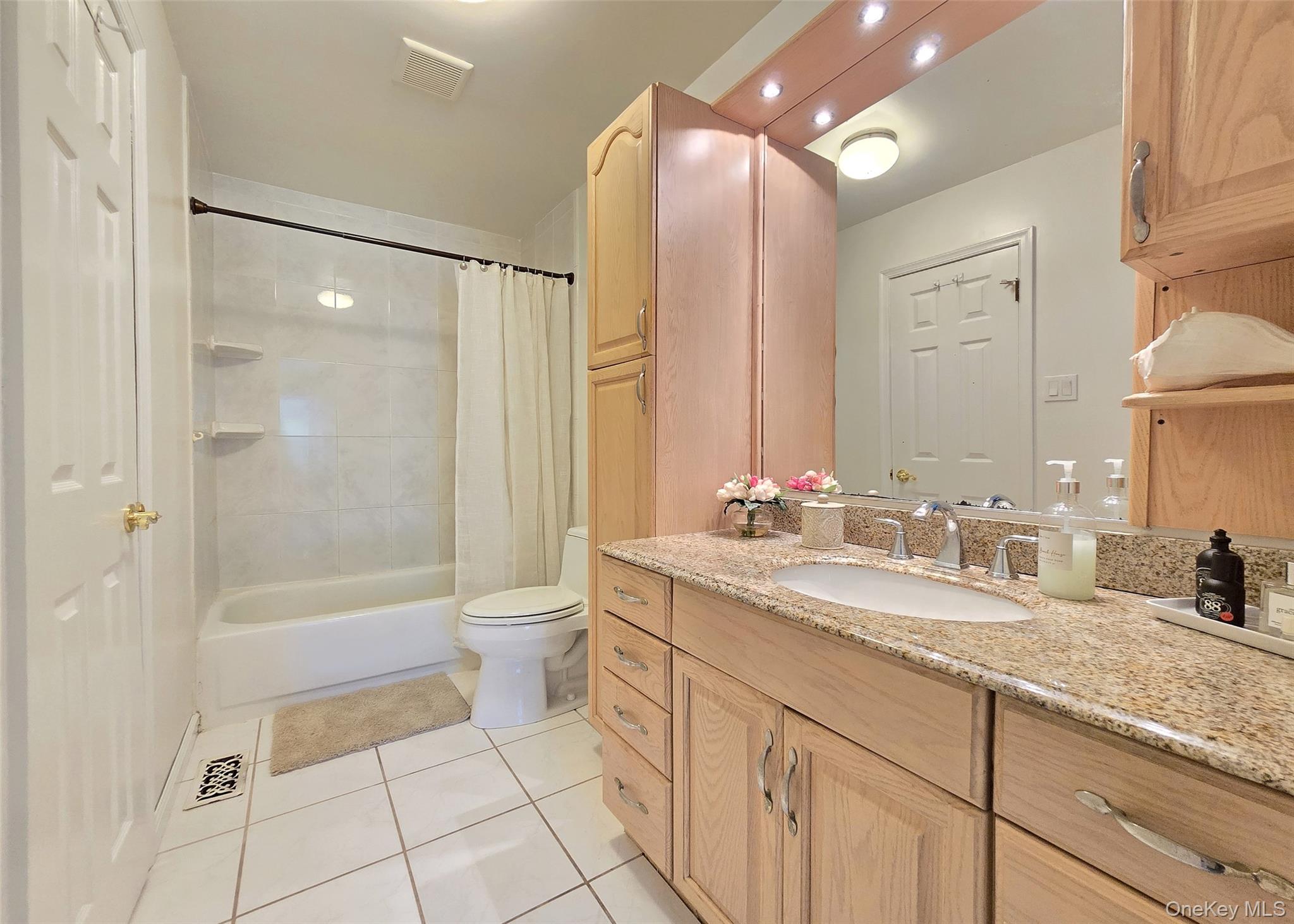 17 Penn Commons, Yaphank, NY 11980