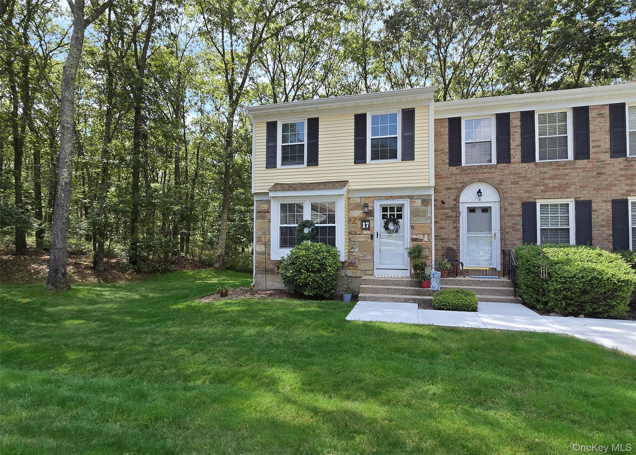 17 Penn Commons, Yaphank, NY 11980