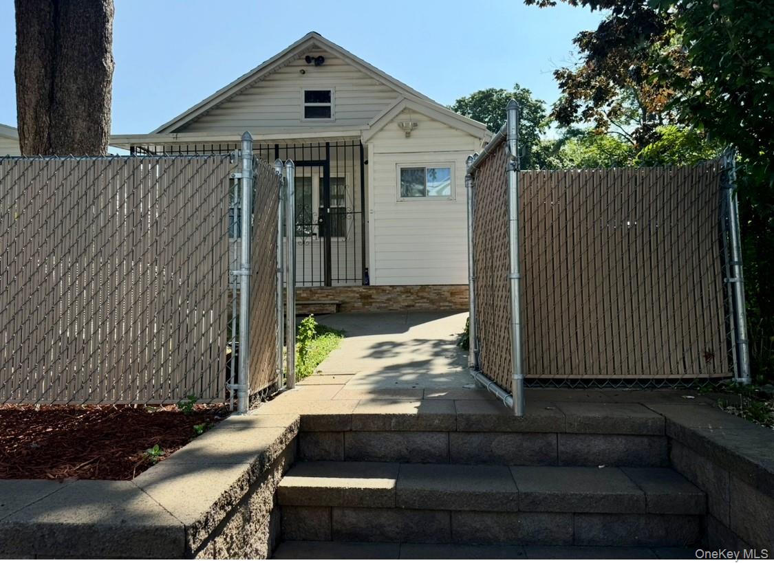44 White Plains Road, Bronx, NY 10473