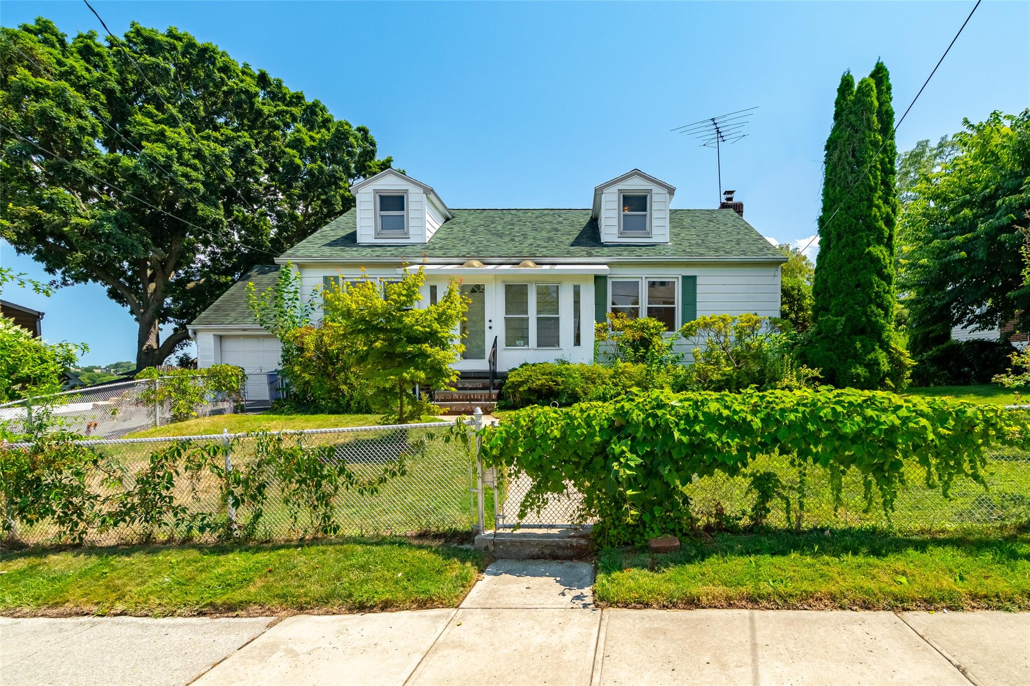 81 Lincoln Avenue, Yonkers, NY 10704