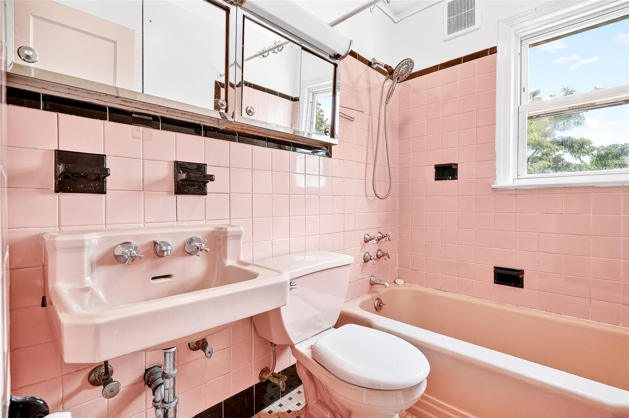 81 Lincoln Avenue, Yonkers, NY 10704