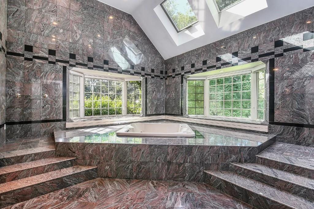 2 High Point Terrace, Scarsdale, NY 10583