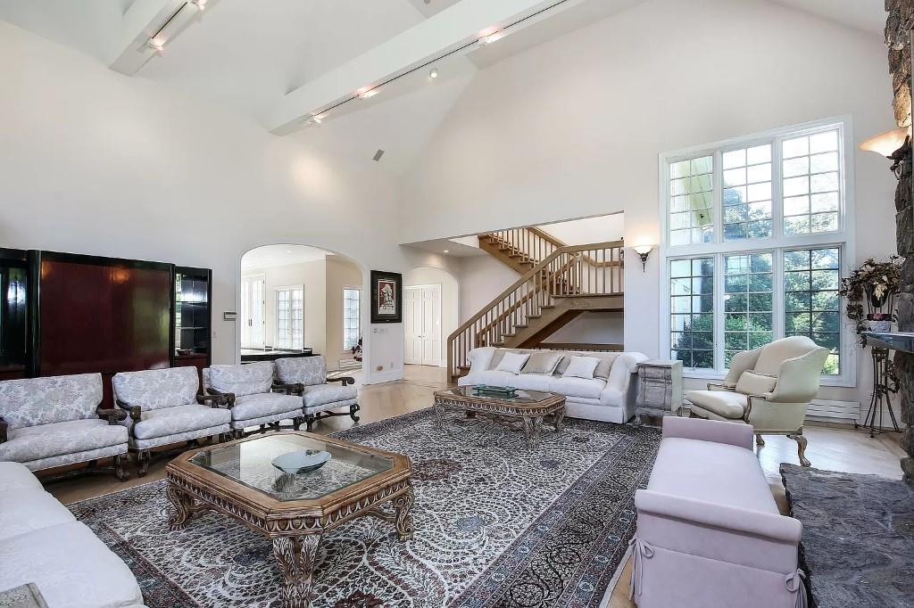 2 High Point Terrace, Scarsdale, NY 10583