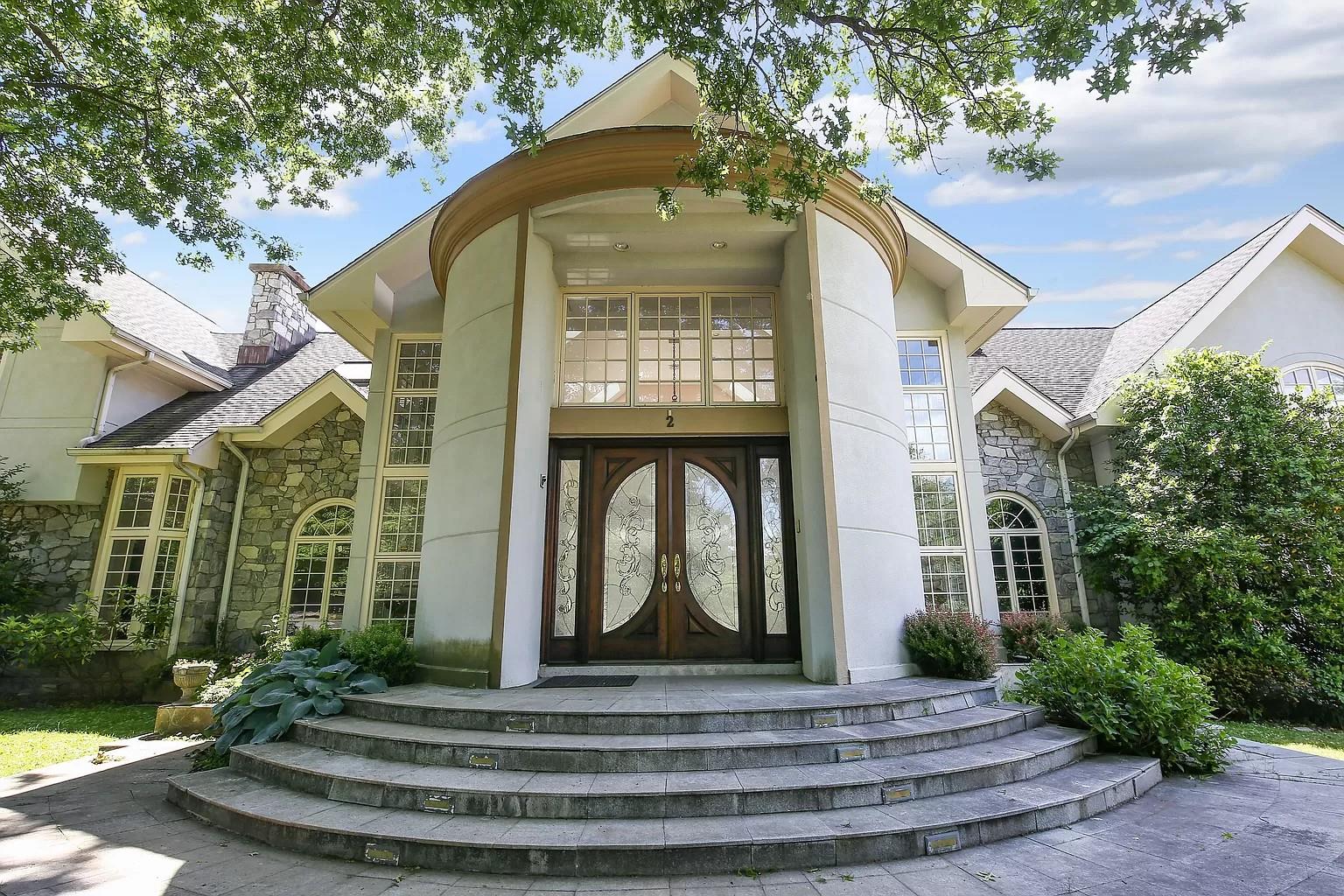 2 High Point Terrace, Scarsdale, NY 10583