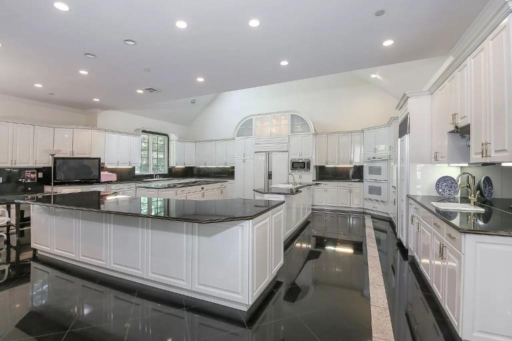 2 High Point Terrace, Scarsdale, NY 10583