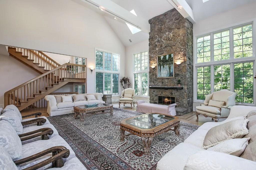 2 High Point Terrace, Scarsdale, NY 10583