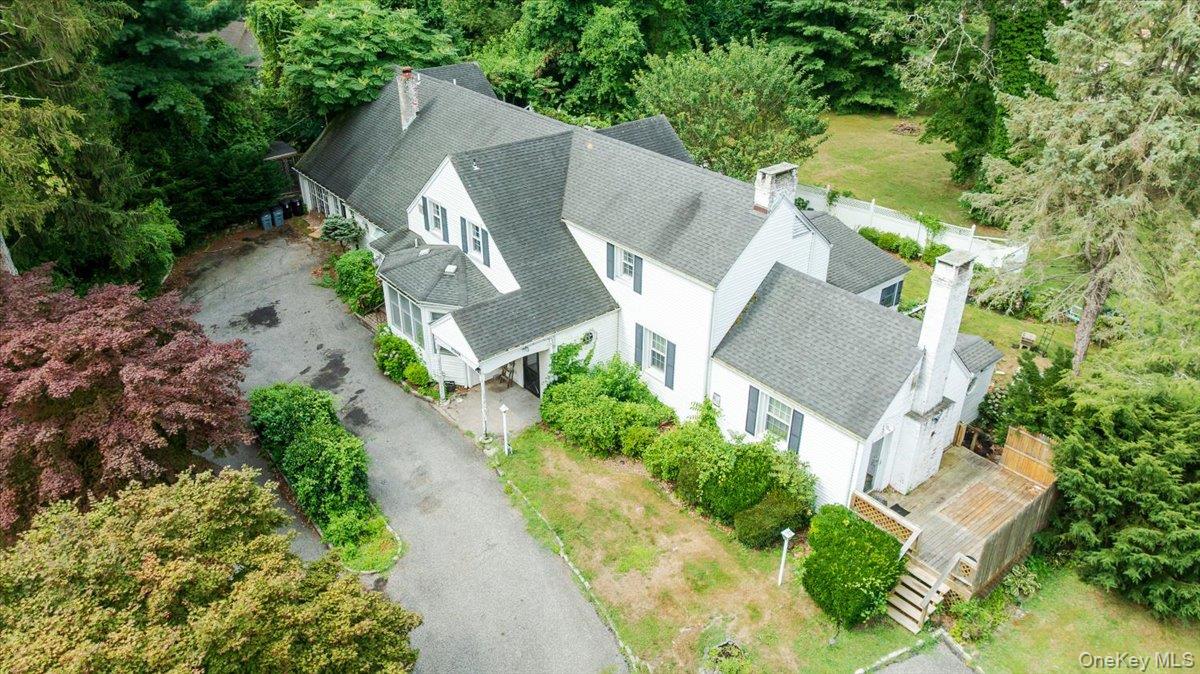 221 Huntington Bay Road, Huntington, NY 11743