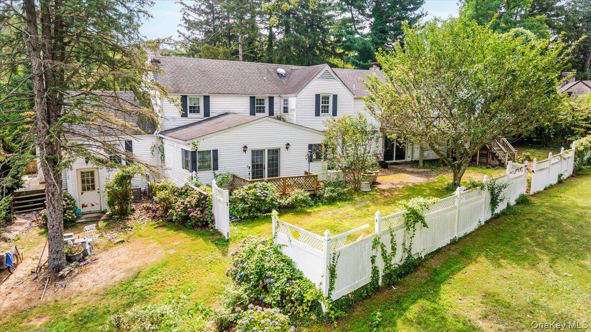 221 Huntington Bay Road, Huntington, NY 11743