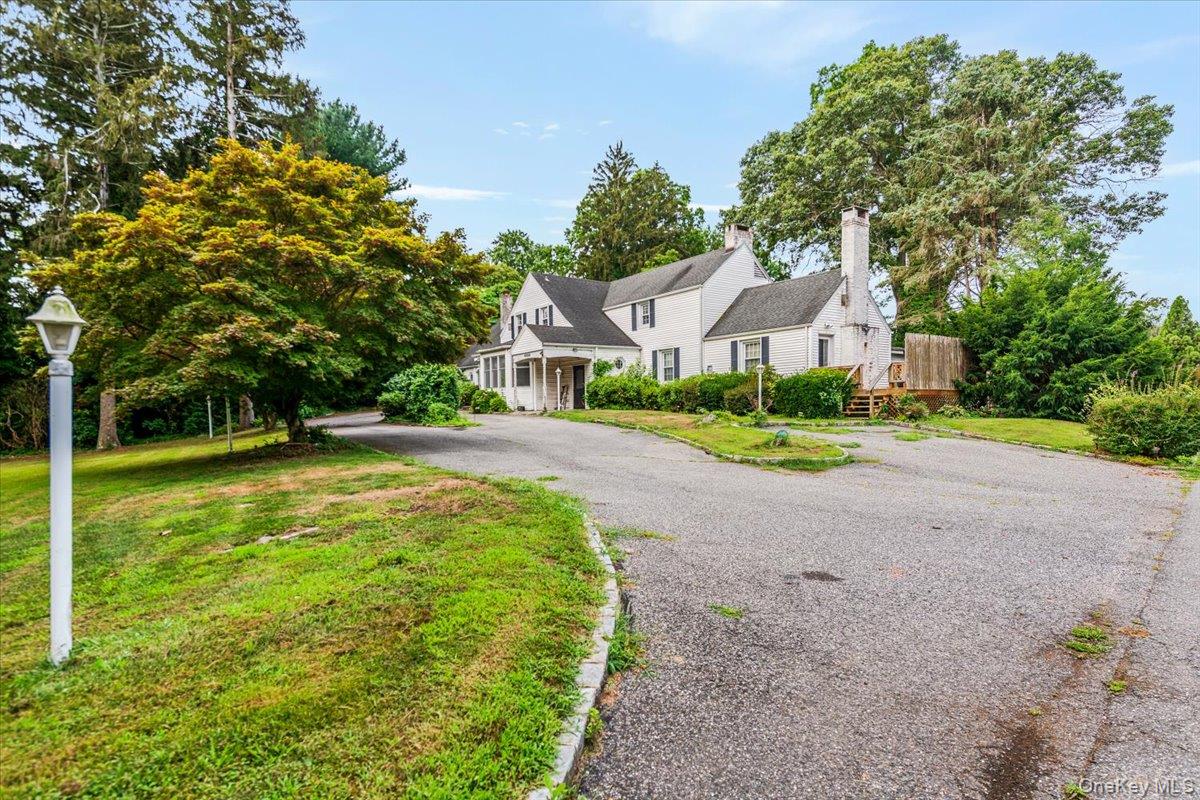 221 Huntington Bay Road, Huntington, NY 11743