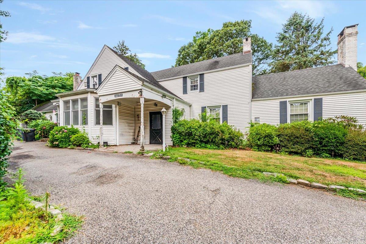 221 Huntington Bay Road, Halesite, NY 11743