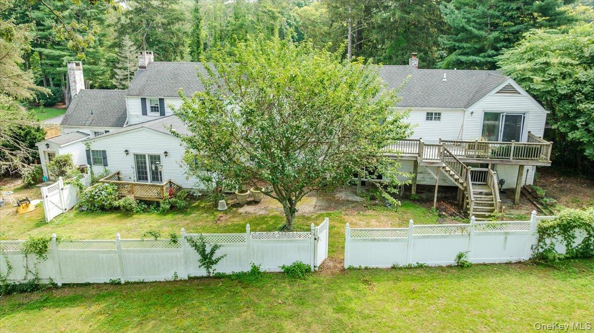 221 Huntington Bay Road, Huntington, NY 11743