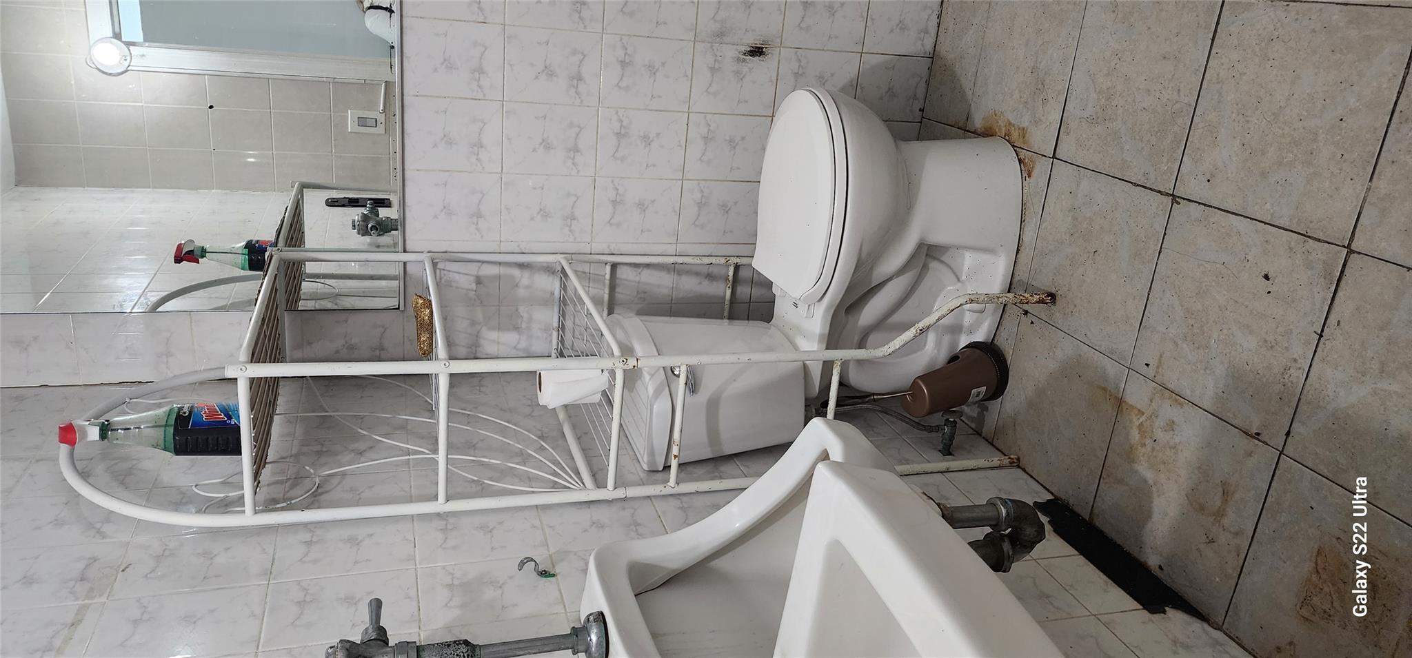 8816 Roosevelt Avenue, Jackson Heights, NY 11372