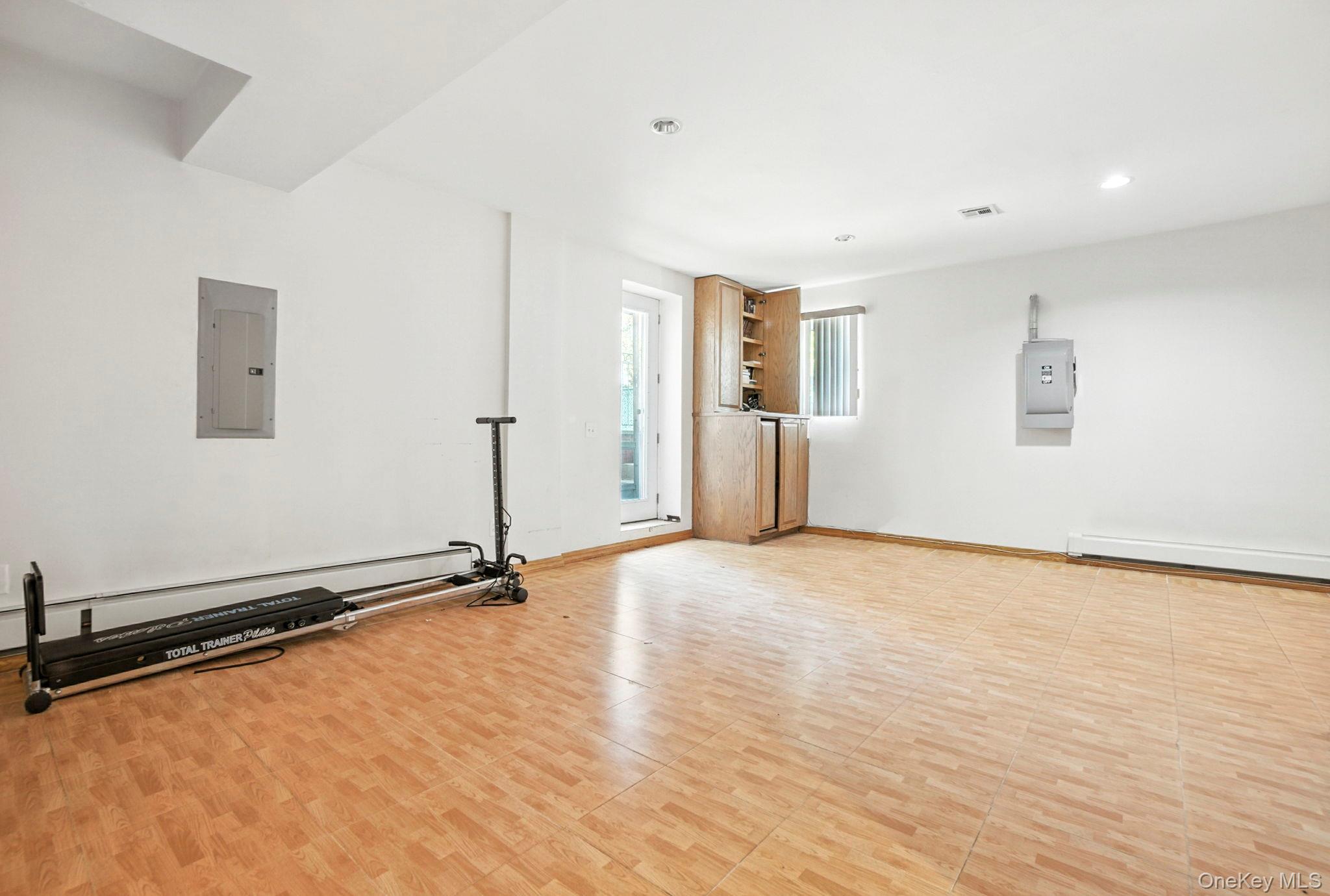 77-16 Kew Forest Lane, Flushing, NY 11375