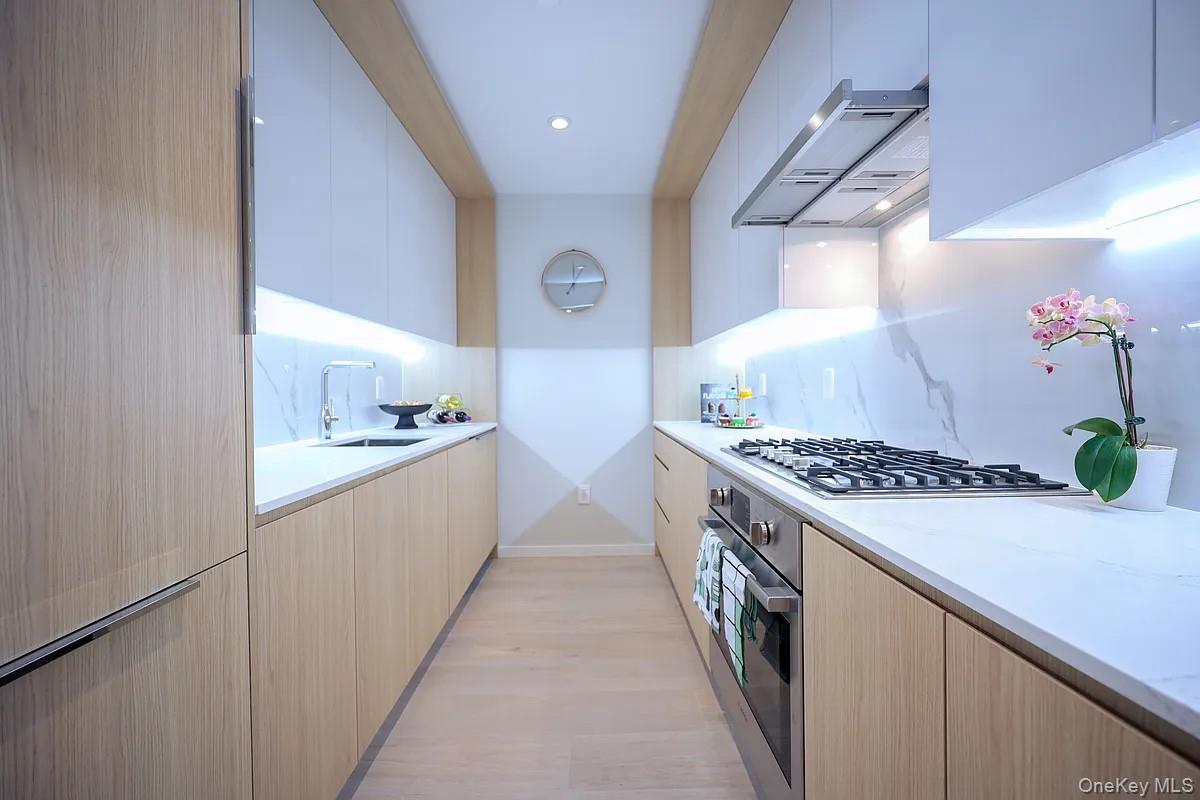 40-22 61st street # 3E, Woodside, NY 11377