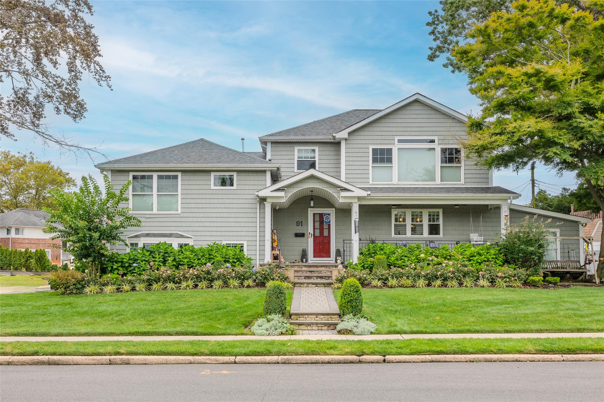 91 Westbury Avenue, Plainview, NY 11803
