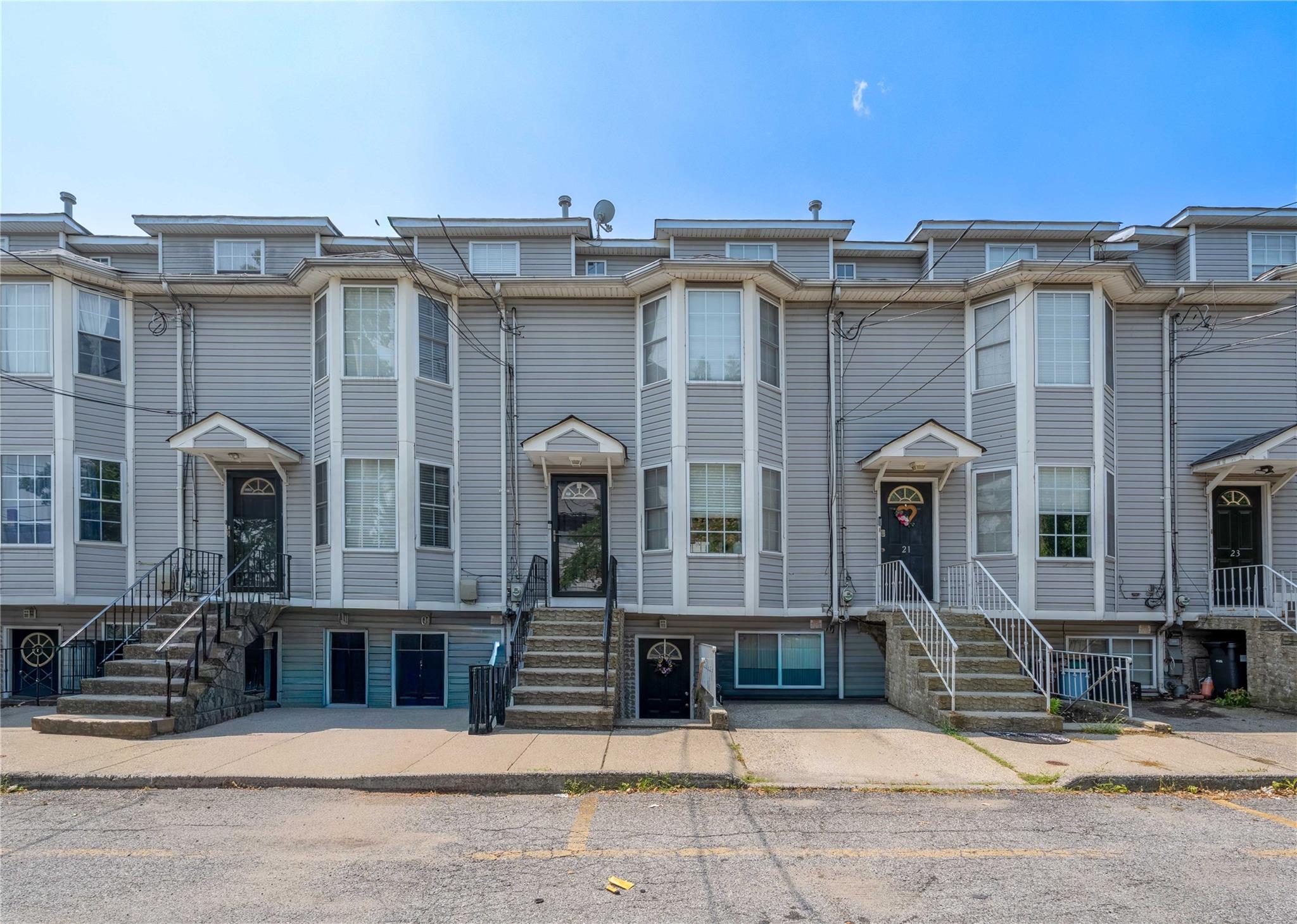 19 Laguna Lane, Staten Island, NY 10303
