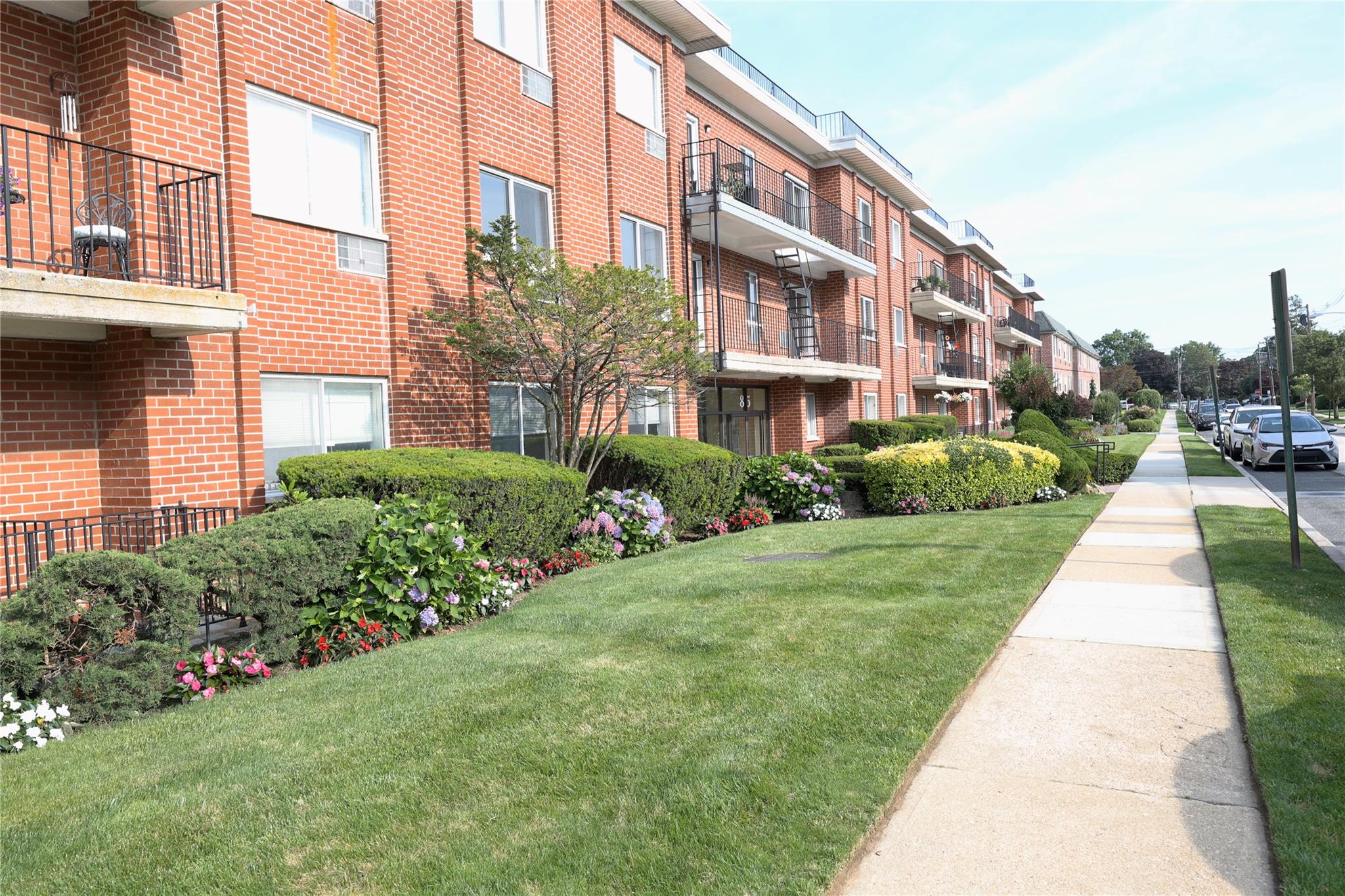 85 S CENTRE AVE # A10, Rockville Centre, NY 11570