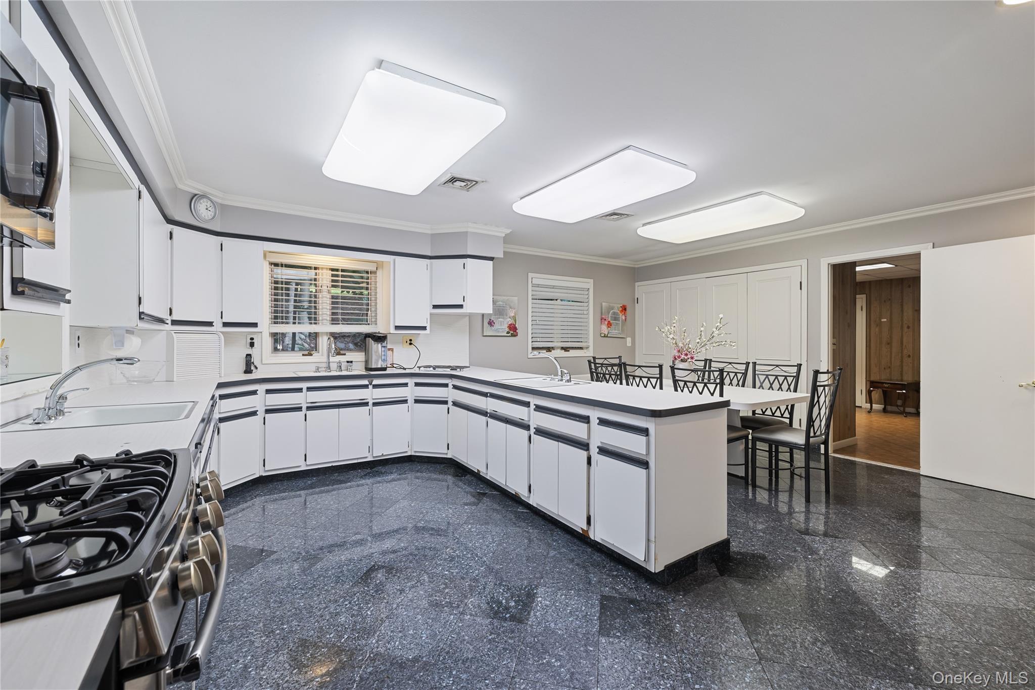 8 Harvest Court, Monsey, NY 10952