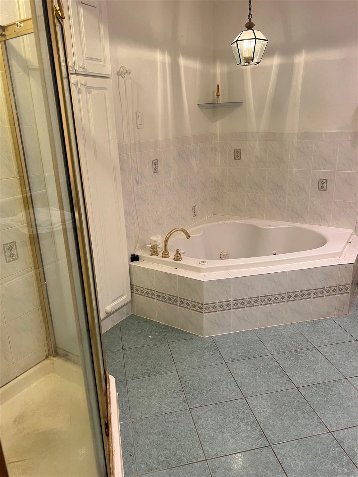 16 Washington Street, Sayville, NY 11782