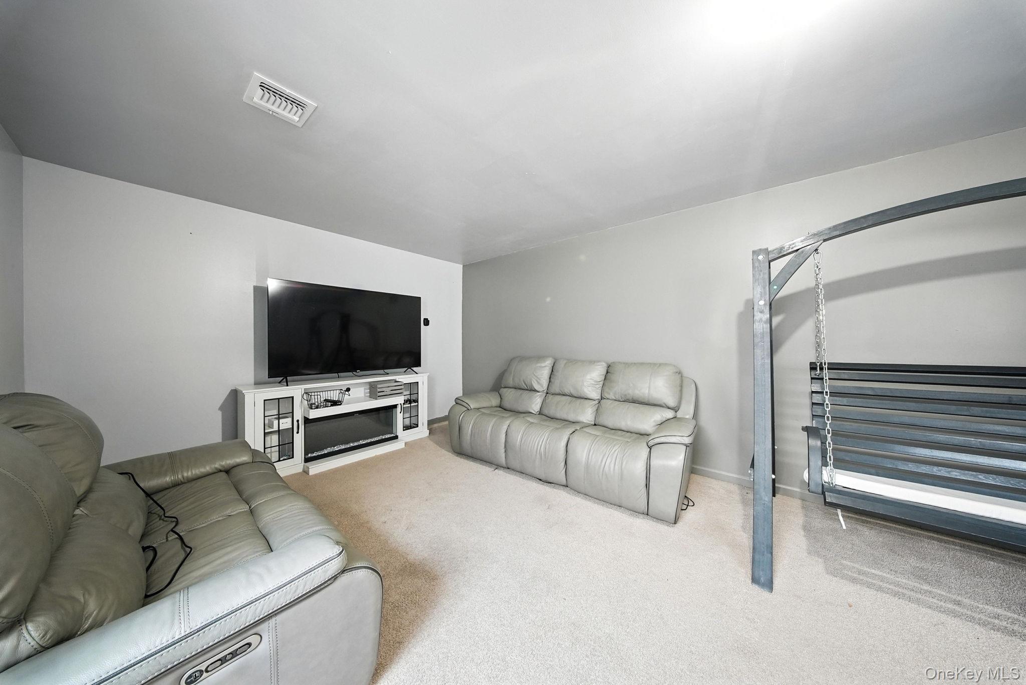 38 Highrose Ridge Way, Middletown, NY 10940