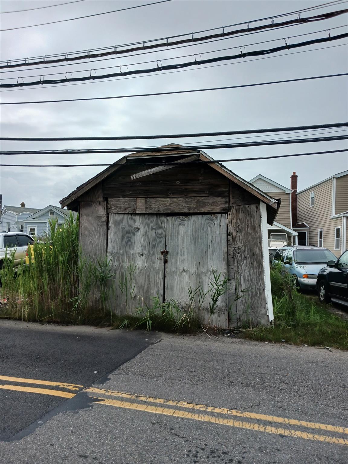 102-31 Russell Street, Hamilton Beach, NY 11414