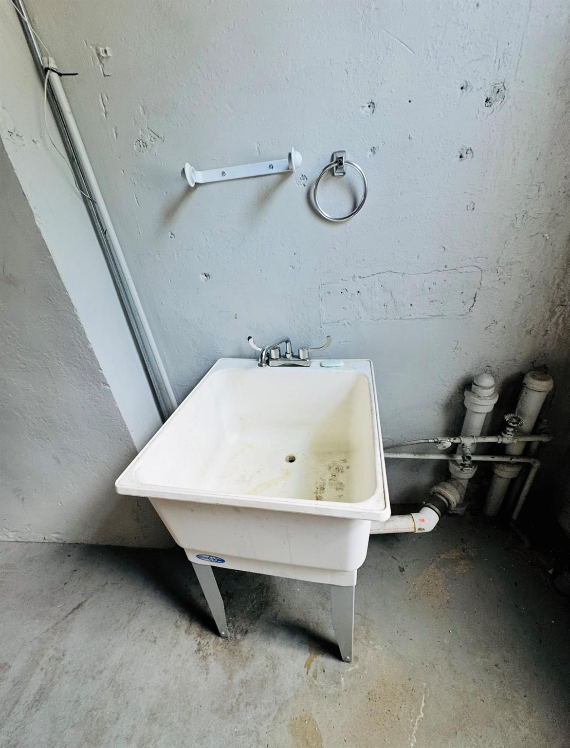 944 Atlantic Avenue # Ground Floor, Brooklyn, NY 11238