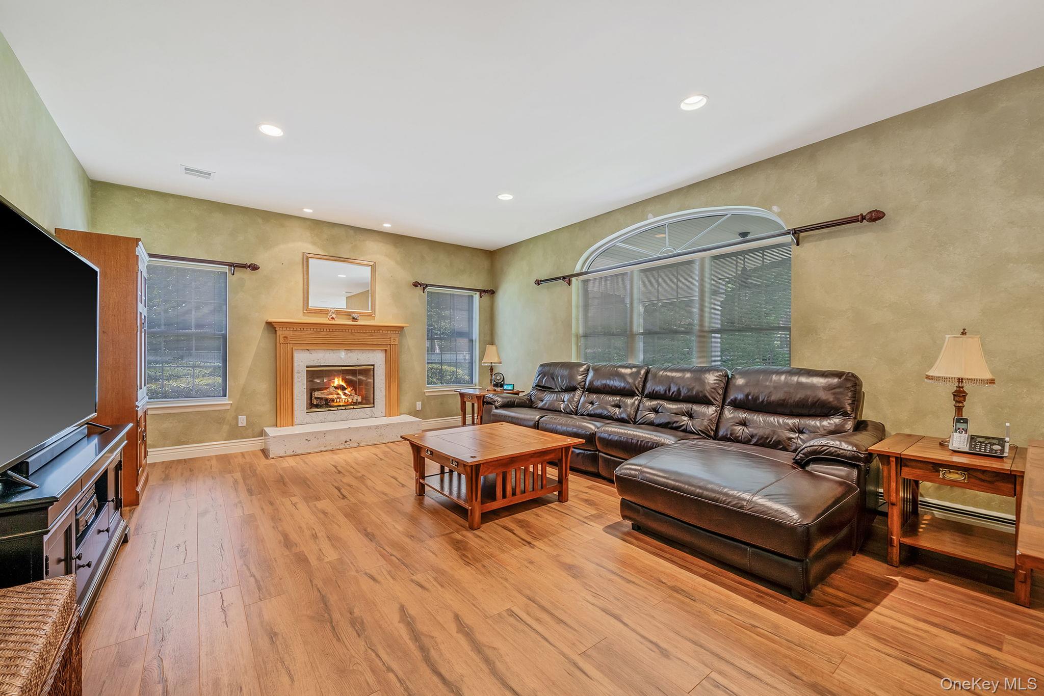 4 Premier Court, Nesconset, NY 11779