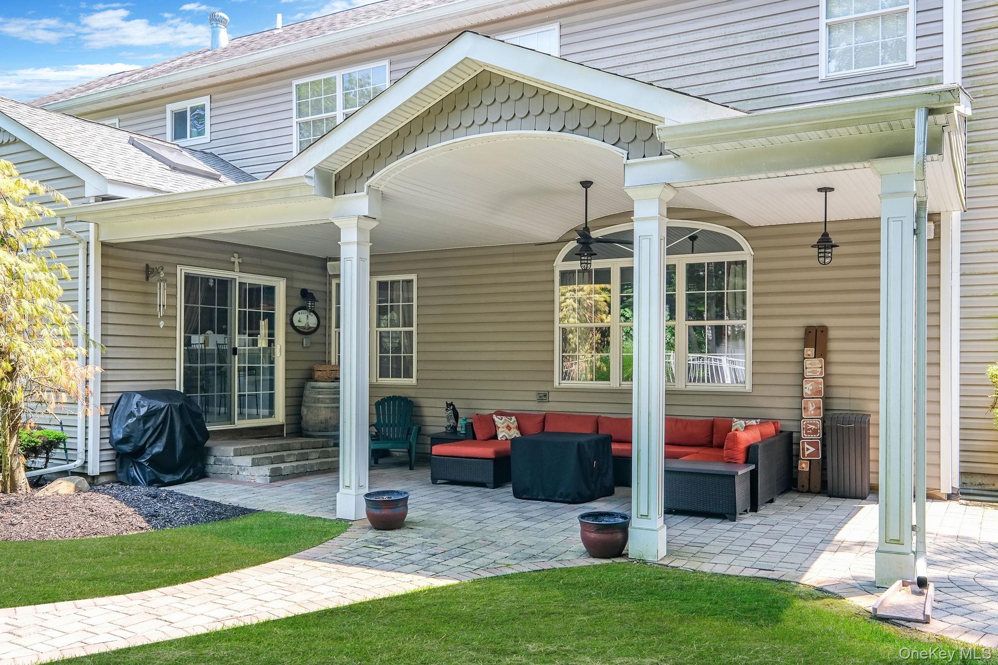 4 Premier Court, Nesconset, NY 11779