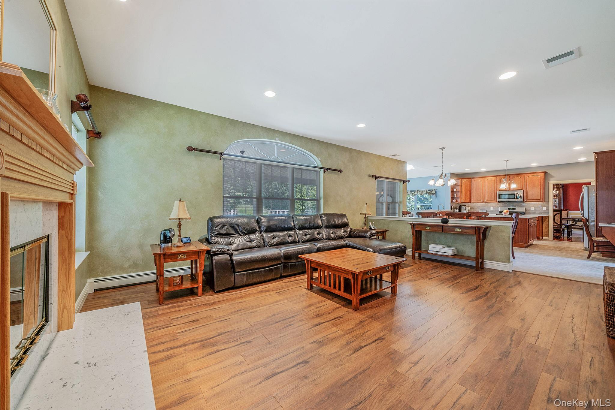 4 Premier Court, Nesconset, NY 11779