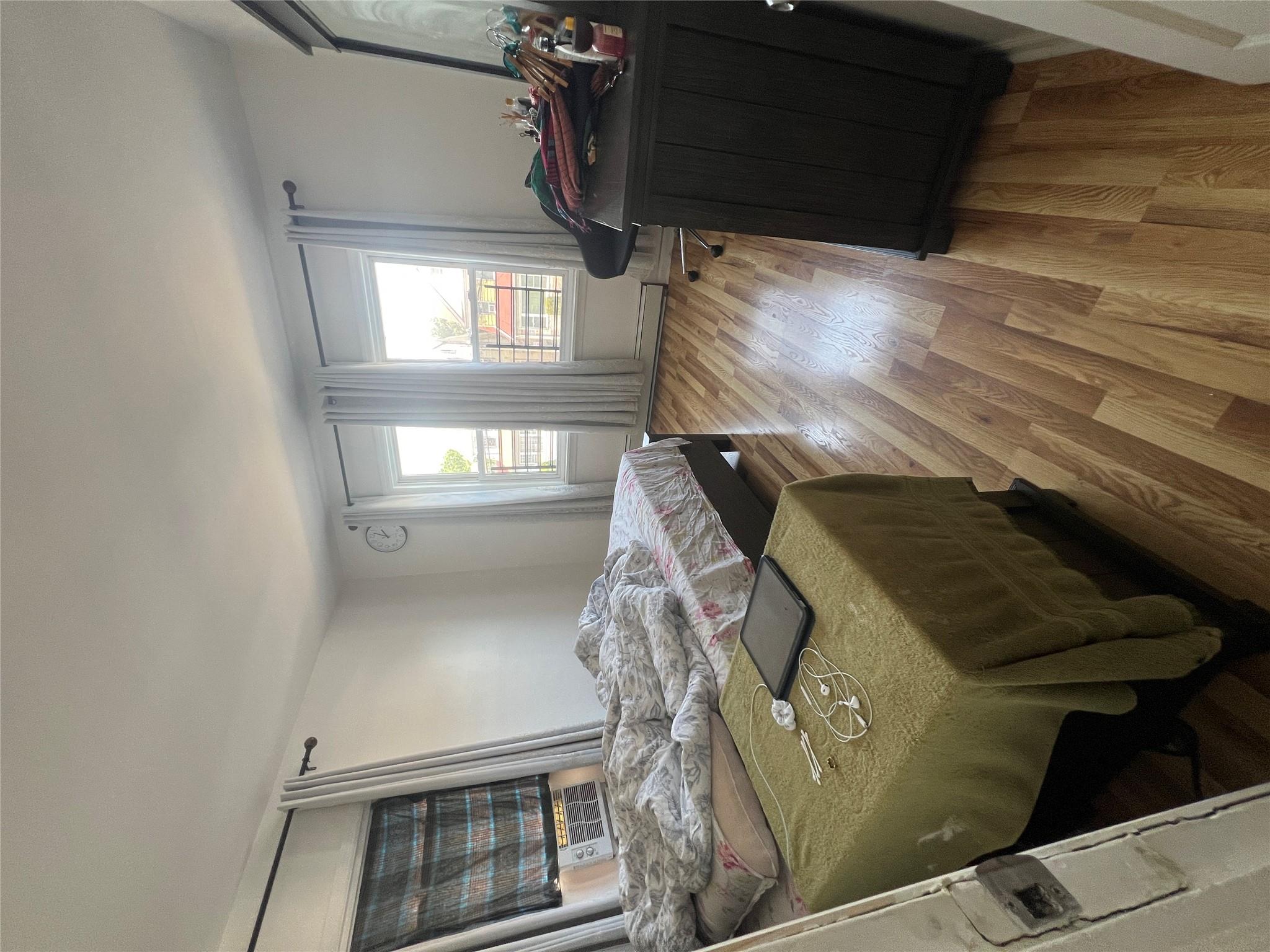 18822 119th Avenue, Saint Albans, NY 11412